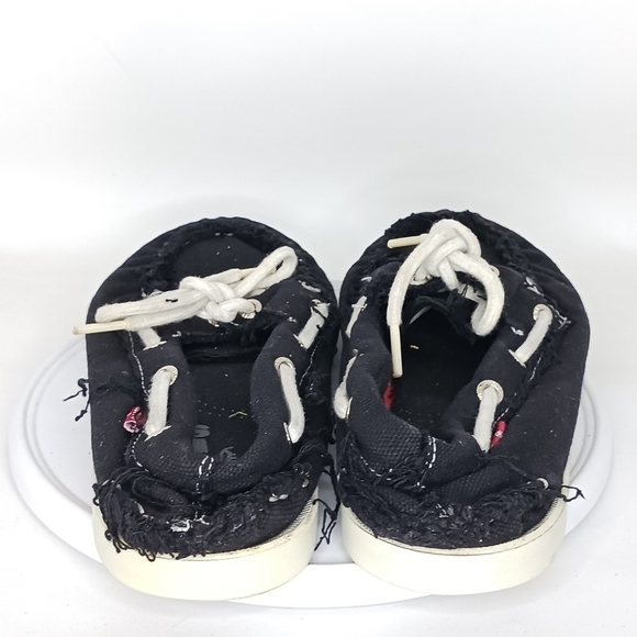 Levis - Picture 3 of 6